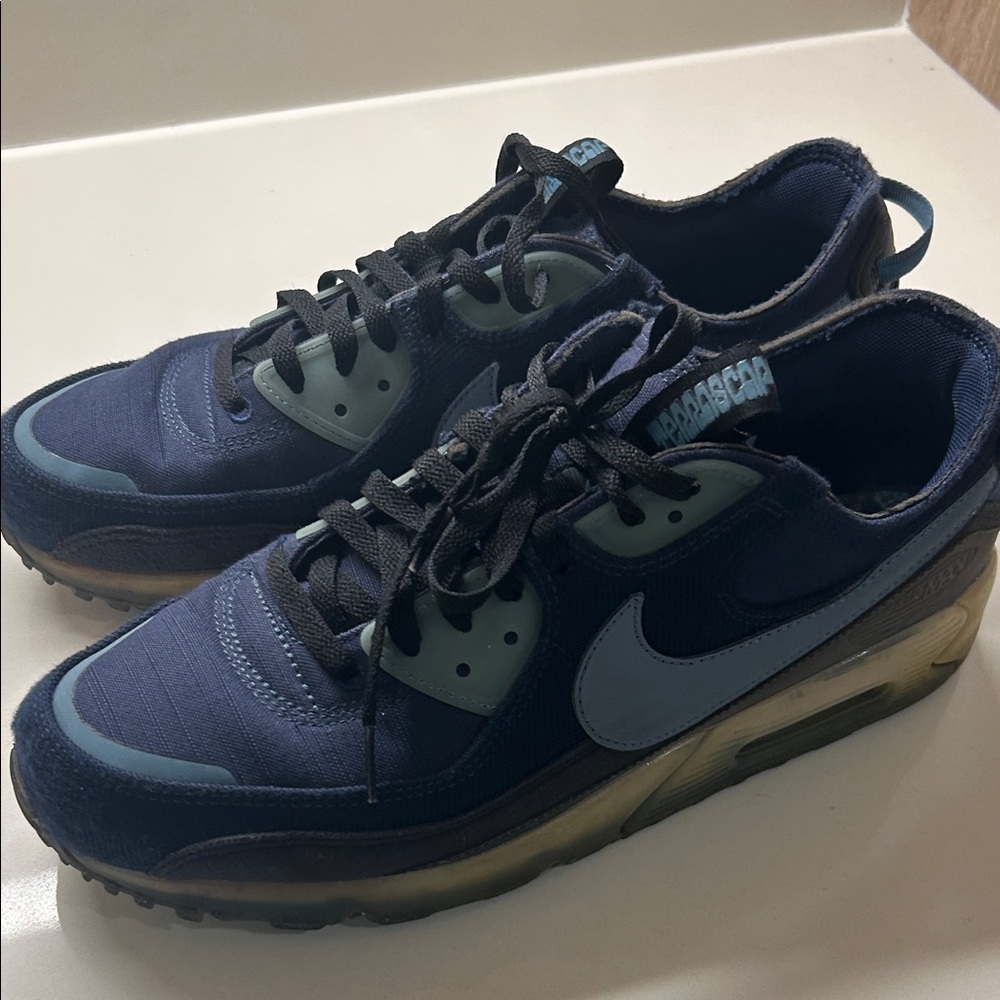 Nike Men's Dark Blue and Gray Sneakers